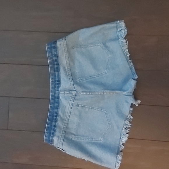 Faded Jean Distressed Short Shorts - Picture 4 of 5